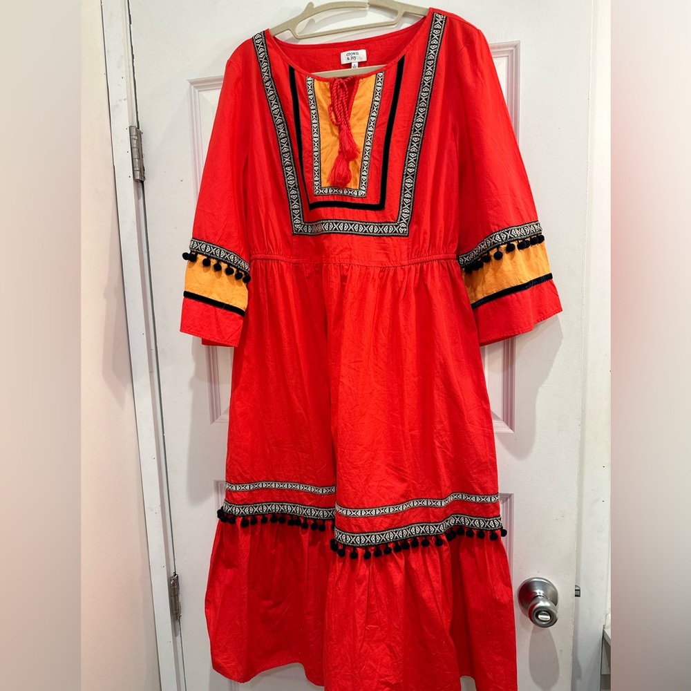Crown & Ivy dress